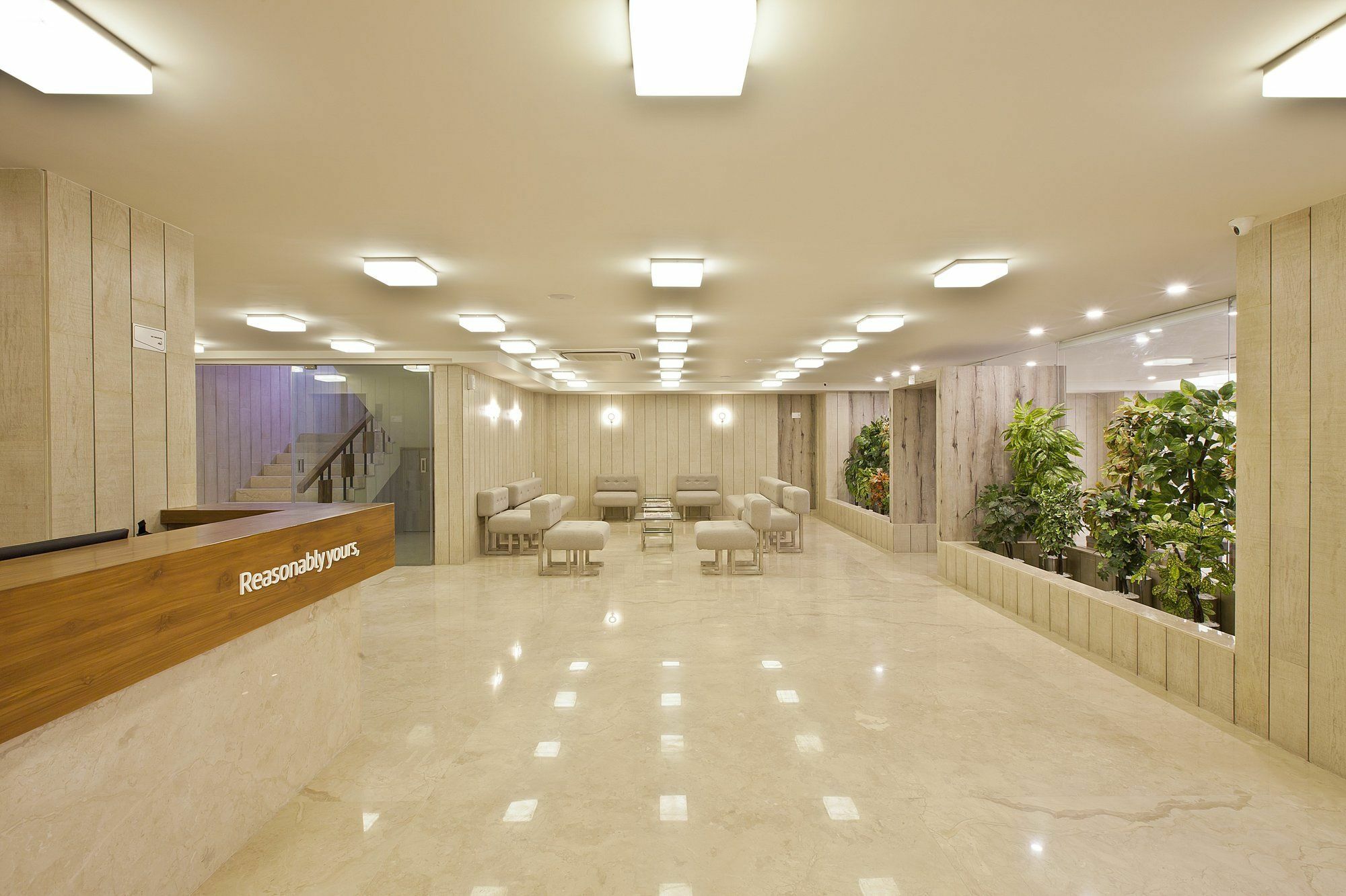 Scenaria Hotel Ахмедабад Экстерьер фото